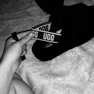 Ugg fuzzy slides/slippers